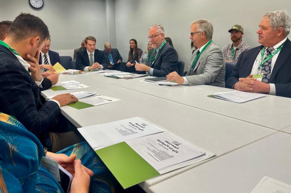 Senator Kaine and Warner hill visit Farm Credit